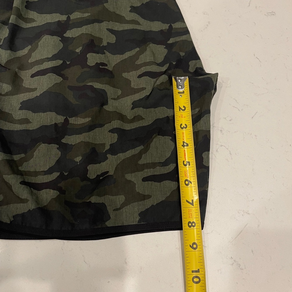 Vuori Banks Shorts in a green camouflage pattern L - Picture 8 of 8